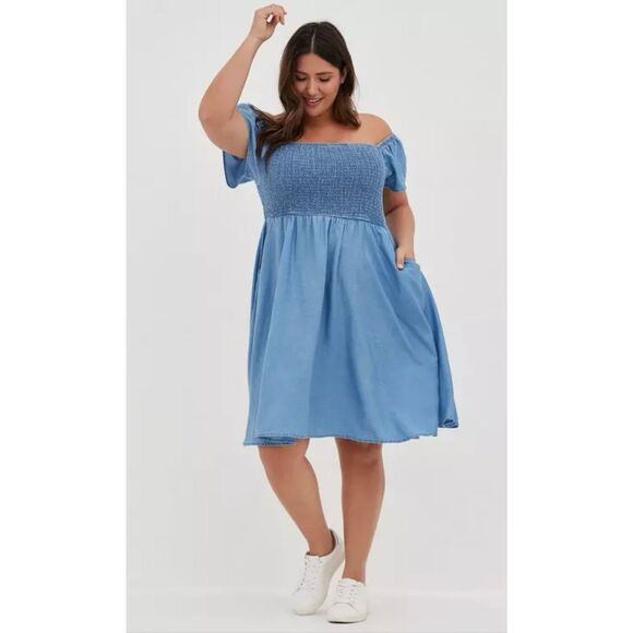 Torrid 3 Chambray Off Shoulder Smocked Skater Dress Blue Above Knee Pockets - Picture 1 of 8